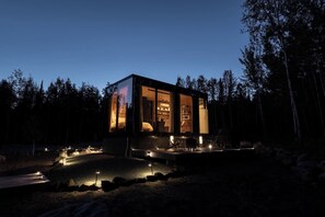 Unclassified image, 3 of 32, button - Zen | Mirror Cabin w/ Private Sauna (Lutsen)