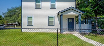 Family Gem w/ Pool Table! 8 Mi to NAS Jacksonville