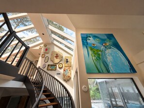 Unclassified image, 5 of 6, button - 82 South Sea Pines: Artful Coastal Living in the Heart of Sea Pines (Hilton Head Island)