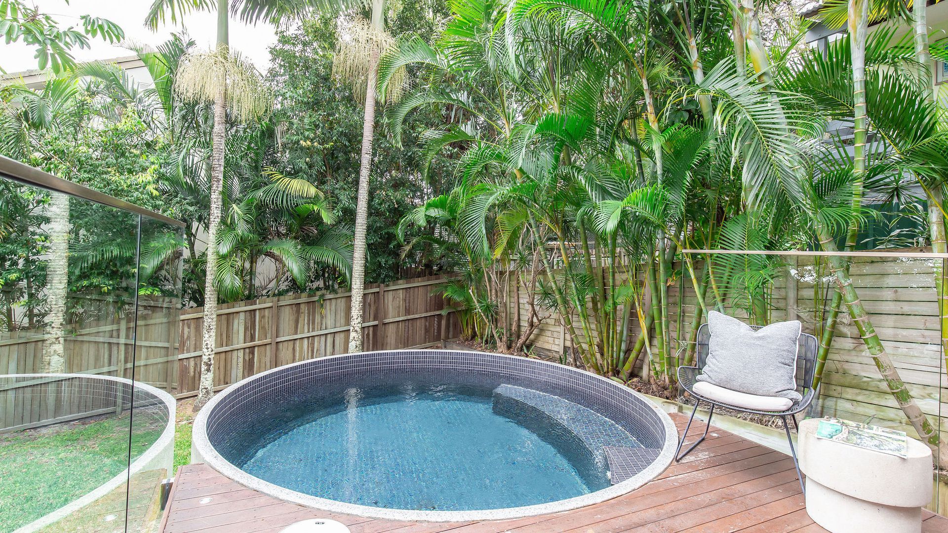 Baignoire à remous extérieure