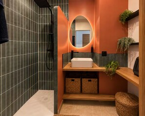Bathroom - Vrbo Property (Avignon)