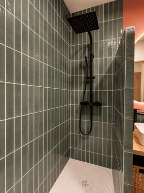Bathroom - Vrbo Property (Avignon)