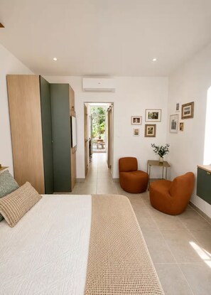 Room - Vrbo Property (Avignon)