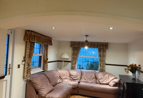 Cottage Annexe - Sleeps 4 - Parking and Patio