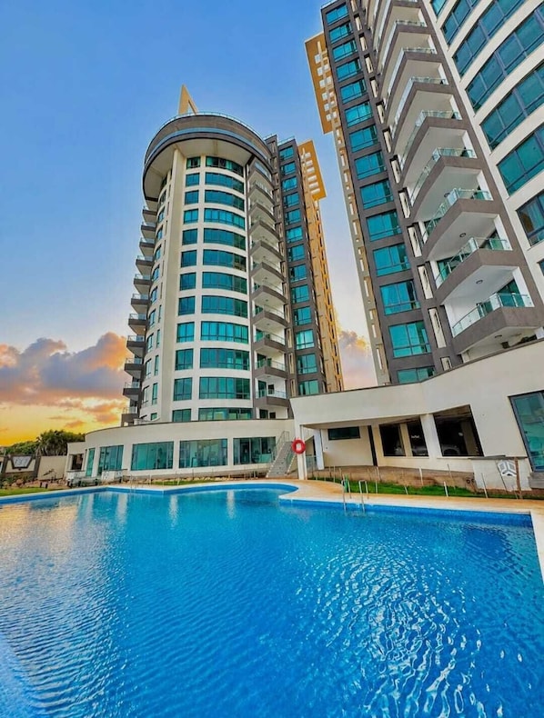 Pool - Nyali Luxurious Beachview Apartments (Mombasa)