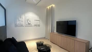 Economy Apartment, Balcony, City View | Ruang tamu