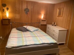 Unclassified image, 2 of 13, button - Chalet Louise Appartement/Fewo, Dusche, WC, 1 Schlafraum 2-Zimmerwohnung by Interhome (Adelboden)