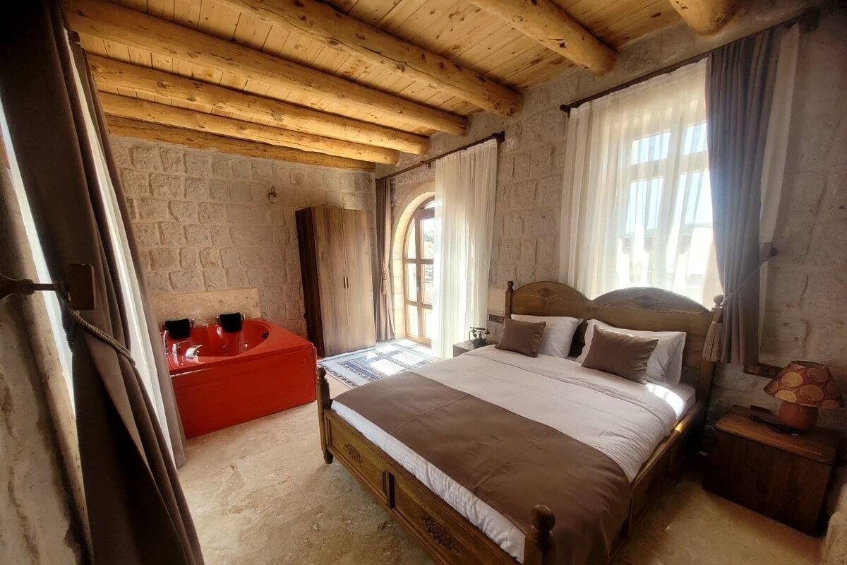 Double Room, 1 Queen Bed, City View | Desk, free WiFi