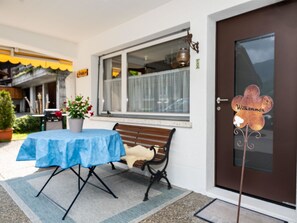 Unclassified image, 2 of 15, button - Chalet Delphin Appartement/Fewo, Bad, WC, 1 Schlafraum 2-Zimmerwohnung by Interhome (Adelboden)