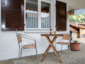 Unclassified image, 4 of 15, button - Chalet Delphin Appartement/Fewo, Bad, WC, 1 Schlafraum 2-Zimmerwohnung by Interhome (Adelboden)