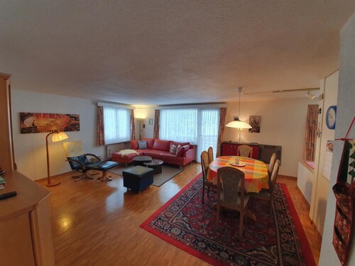 Blüemlisalpblick Appartement/Fewo, Dusche und Badewanne, Balkon 6-Bett Wohnung by Interhome