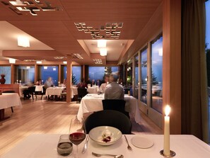 Dining - Bellevue Parkhotel & Spa - Relais & Châteaux Doppelzimmer, Dusche oder Bad, Nord by Interhome (Adelboden)