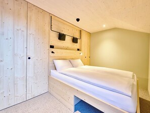 Room - Apart Hotel Adelboden am Dorfplatz Appartement/Fewo, Dusche, WC by Interhome (Adelboden)