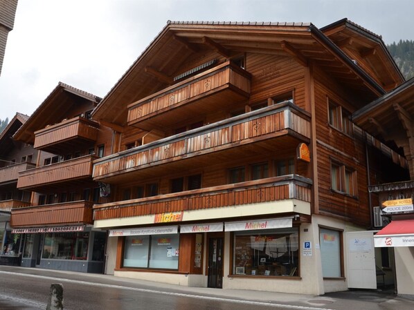 Unclassified image, 1 of 21, button - Michel Appartement/Fewo, Badewanne, 3 Schlafräume by Interhome (Adelboden)