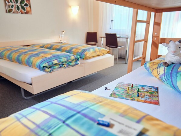 Room - Ferien- und Familienhotel Alpina Familienzimmer, Dusche, WC, Standard by Interhome (Adelboden)