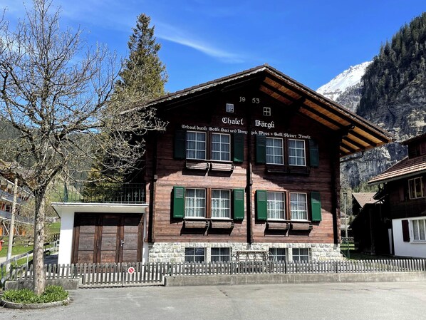 Unclassified image, 1 of 26, button - Chalet Bärgli Appartement/Fewo, Bad, WC by Interhome (Kandersteg)