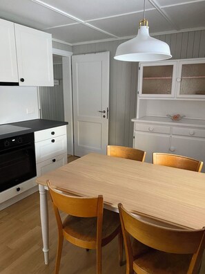 Unclassified image, 4 of 26, button - Chalet Bärgli Appartement/Fewo, Bad, WC by Interhome (Kandersteg)