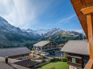Unclassified image, 2 of 15, button - Loft Erlebnis Adelboden Appartement/Fewo, Dusche, WC, 2 Schlafräume by Interhome (Adelboden)