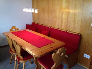Unclassified image, 5 of 21, button - Butterfly Appartement/Fewo, Bad, WC, 3 Schlafräume 4-Zimmerwohnung by Interhome (Adelboden)