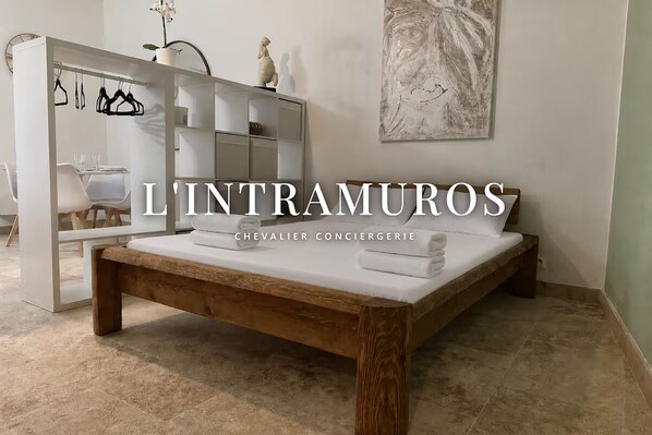 Interior - Vrbo Property (Avignon)