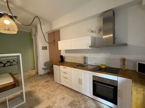 Private kitchen - Vrbo Property (Avignon)