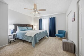 Desk, iron/ironing board, travel cot, free WiFi - Private Patio, 2 Masters, Near Beach, Mayo & TPC (Ponte)