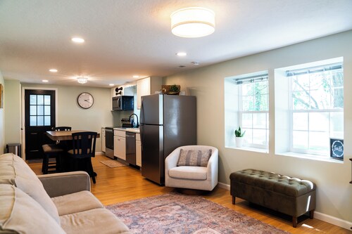 Lakeview Retreat - 2 Bedroom Home next to Grand Lake St. Marys - New '26!
