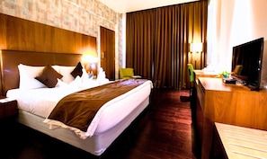 Deluxe Double Room, City View - 6 ONYX (Pimpri-Chinchwad)