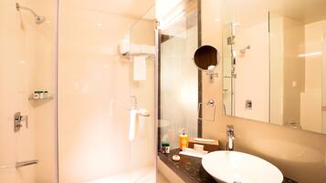 Deluxe Double Room, City View | Bathroom