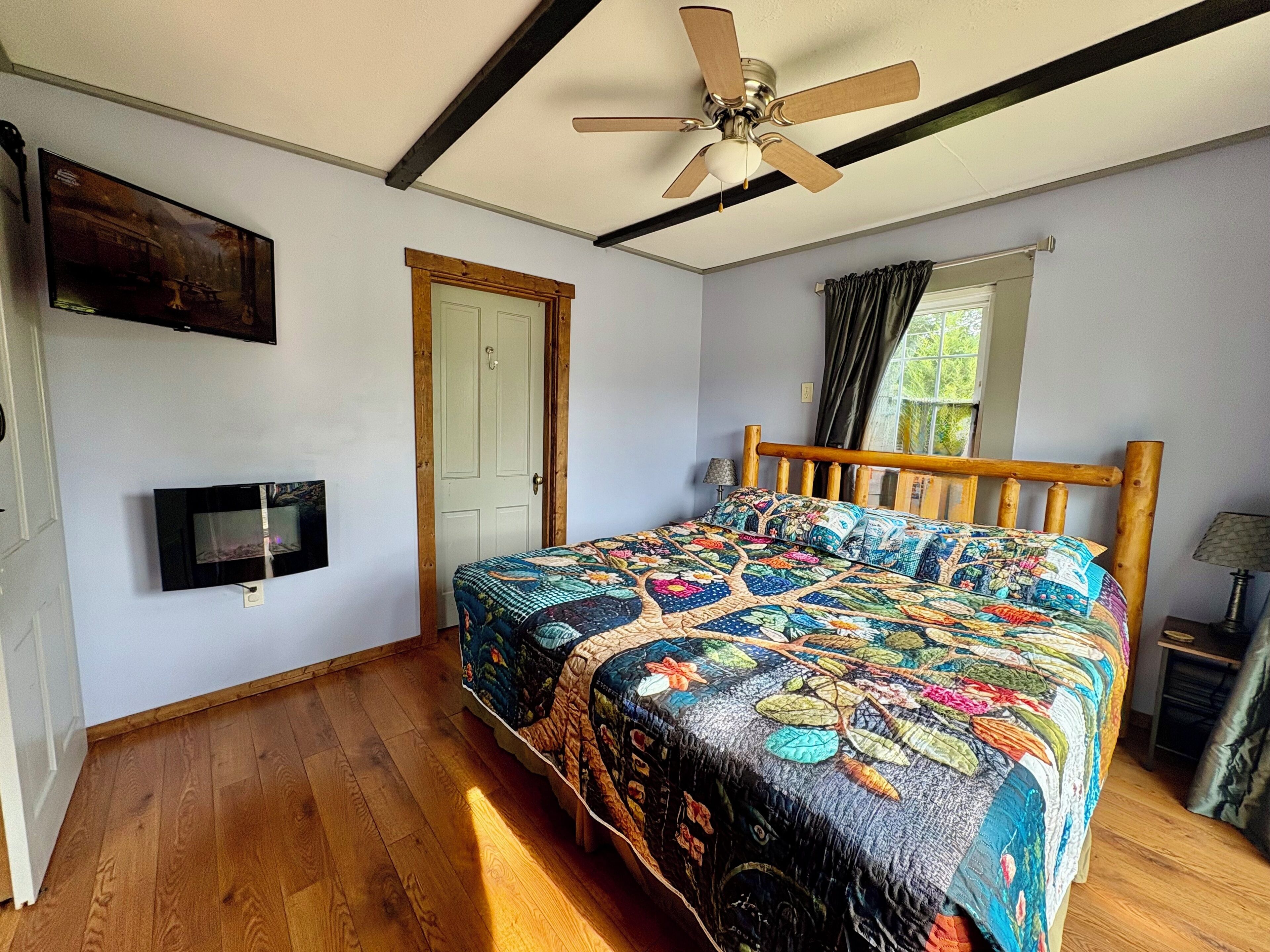 Luray Country Cottage - Pool, Hot Tub & Mountain Views - Luray, VA