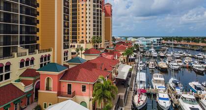 Luxurious Condo Overlooking the Caloosahatchee River in Cape Coral