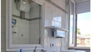Bathroom - Vrbo Property (Porto San Giorgio)
