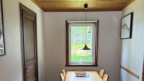 Stuga - uteplats - sjöutsikt | Restauranger