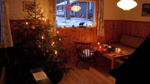 Stuga - uteplats - sjöutsikt | Vardagsrum