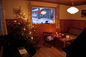 Cottage, patio, vue lac | Coin séjour