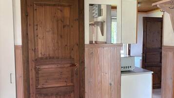 Cottage, Patio, Lake View | Interior