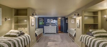 Mackinaw Major - Payette Lake Views - Downtown McCall - Walk to Lake, Restaurants, Bars, Marina