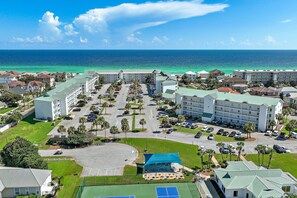 Maravilla Resort Condominiums - ☀️Maravilla 3208 | Walk 2 Beach | Free beach service | 2 Pools + Hot Tub⛱️ (Miramar Beach)