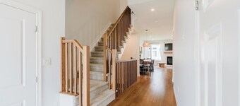 Spacious Family Home | Airport • Downtown