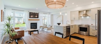 Spacious Family Home | Airport • Downtown
