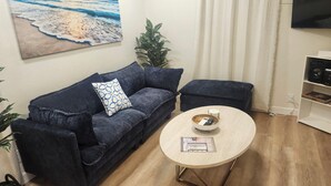 Unclassified image, 5 of 17, button - Cozy 1-bedroom guest suite in lovely Corpus Christi with AC and kitchenette. (Corpus Christi)