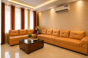 Unclassified image, 5 of 24, button - Hotel Iconic Suite near Delhi Airport (New Delhi)