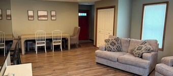The Fox Den • 2BR/2BA • Mins to Trine & Fox Lake