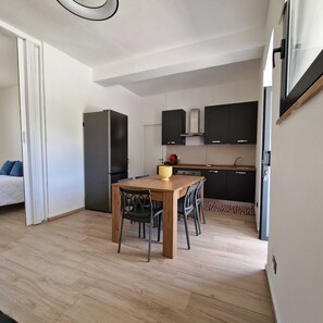 Dining - ISOLARENTALCAR APARTMENT: APARTMENTS IN A VILLA WITH A SWIMMING POOL (Capaci)