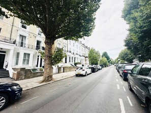 Exterior - Mons Sanctus - Warrick Ave, a sanctuary in the heavens (London)