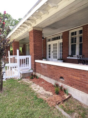 Charming Corner historic updated house in Camden