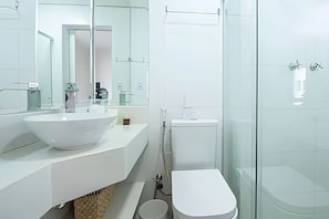 Deluxe Apartment, Beach View | Bathroom - SHB - Estilo e Conforto com Área Gourmet (Guarujá)