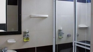 Bathroom - hotel bucaramanga plaza  (Bucaramanga)