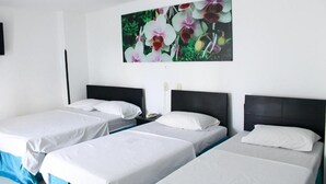 Basic Quadruple Room - hotel bucaramanga plaza  (Bucaramanga)