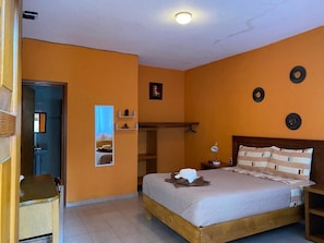 Laptop workspace - Hotel Tres Flores (Huasca de Ocampo)